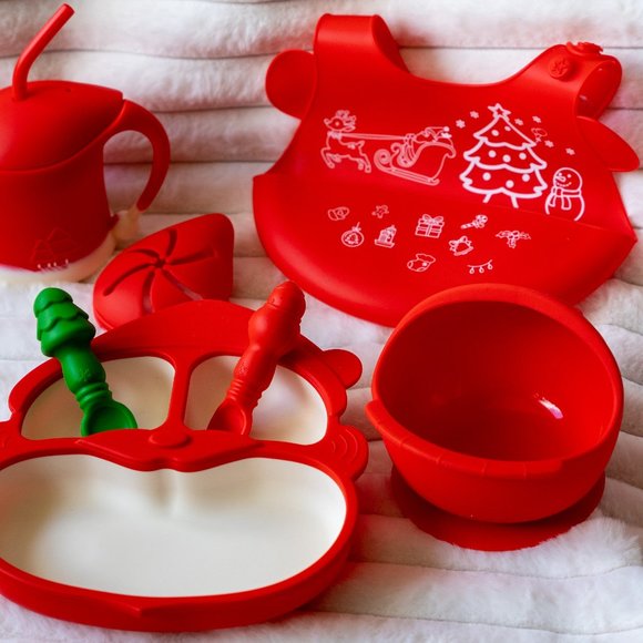 8 Piece Silicone Christmas Dining Set - Picture 5 of 5